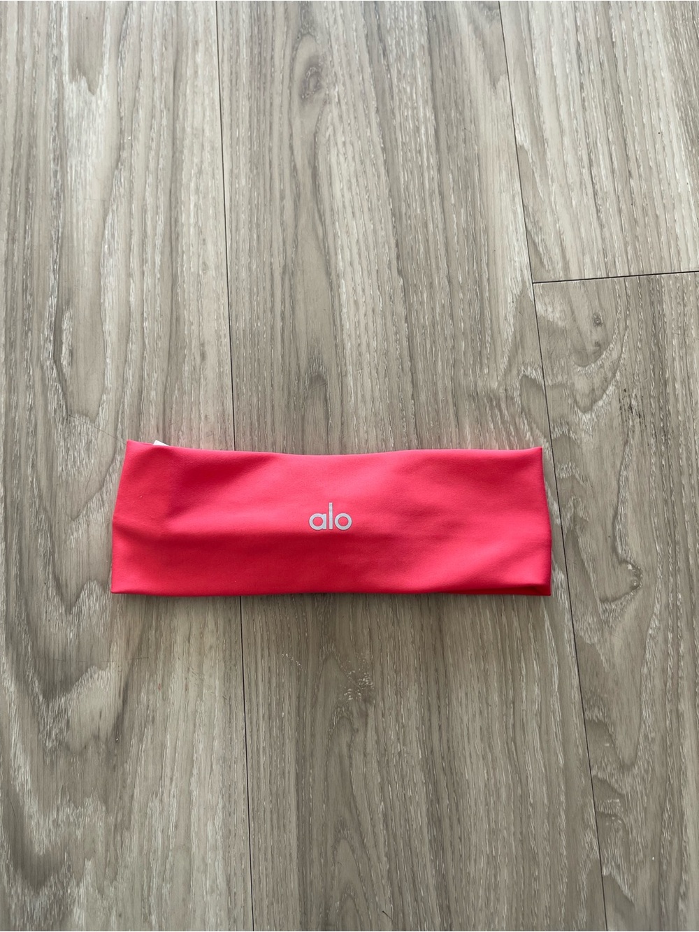 Alo Headband in Red